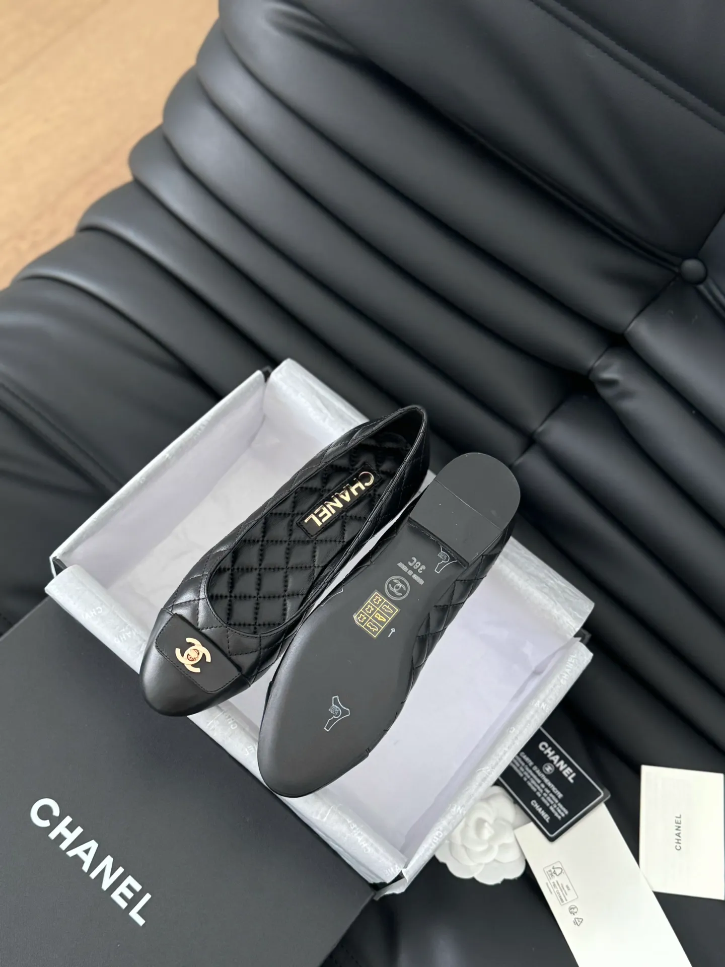 👟👟Ex-factory price 540👟👟 Purchasing-grade Chanel 24B new schoolbag buckle ballet shoes, classic diamond pattern, never tire of it😌 Sheepskin lining on the upper, leather outsole, high flat heel Size: 35-39 Other sizes 40/41/42/43 customized